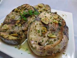 Bonito al ajillo