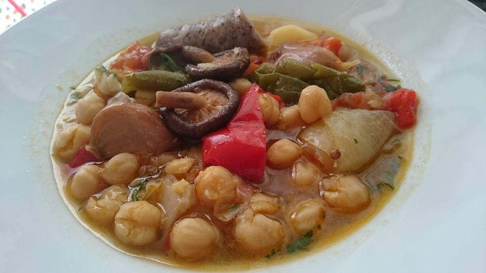 Guiso de garbanzos en Olla GM Ollas GM