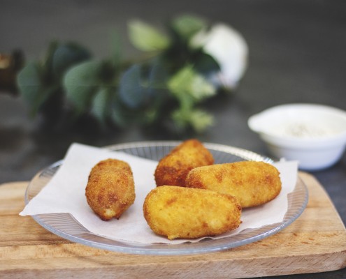 Croquetas de huevo frito con patatas