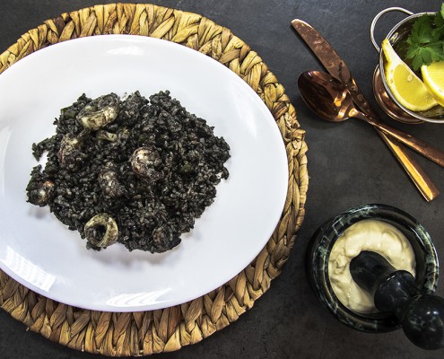 Arroz negro en olla