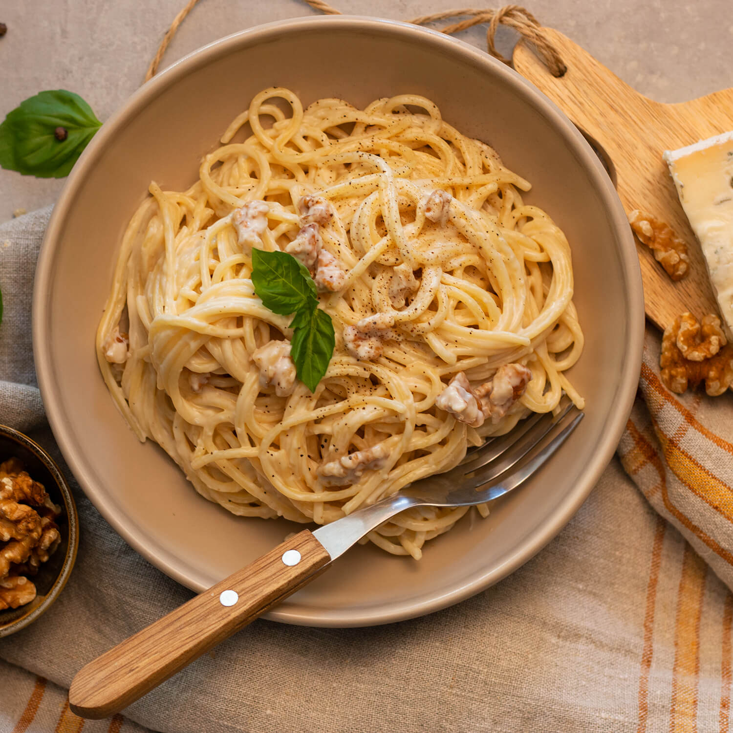 mambo_mezclar_Pasta_con_salsa_de_gorgonzola_y_nueces_RRSS 2